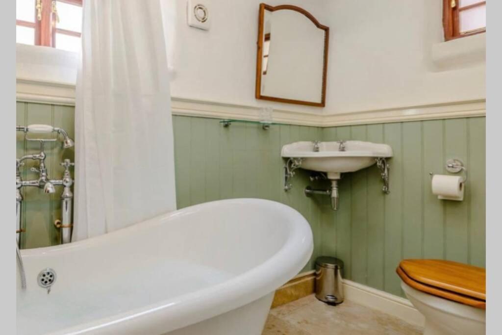 The Cow House - In The Heart Of Whitby Villa Luaran gambar