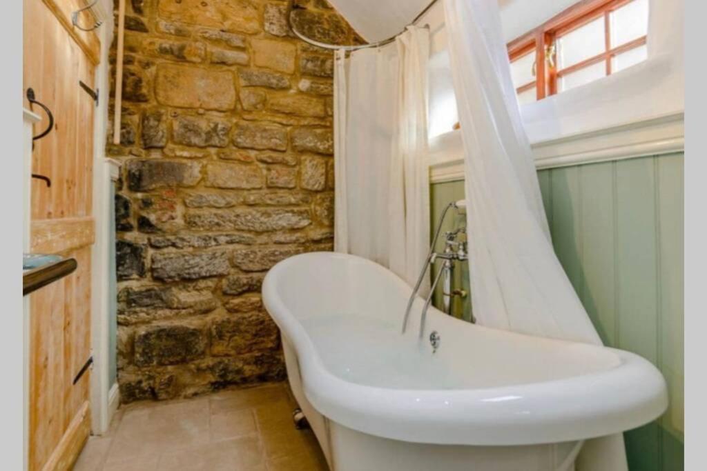 The Cow House - In The Heart Of Whitby Villa Luaran gambar