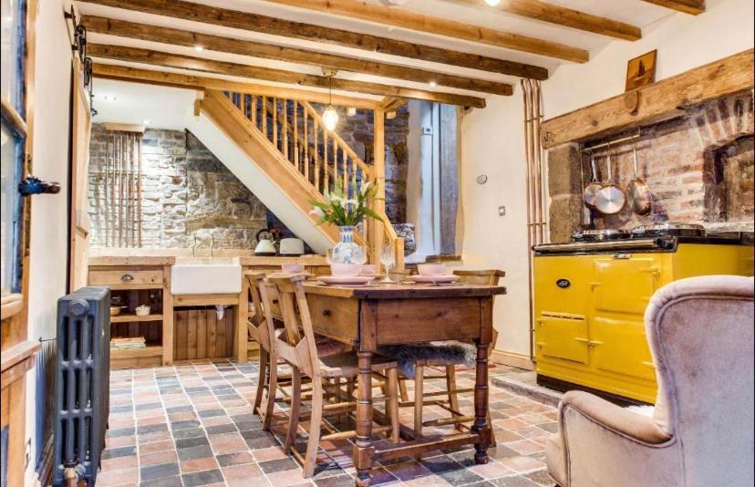 The Cow House - In The Heart Of Whitby Villa Luaran gambar